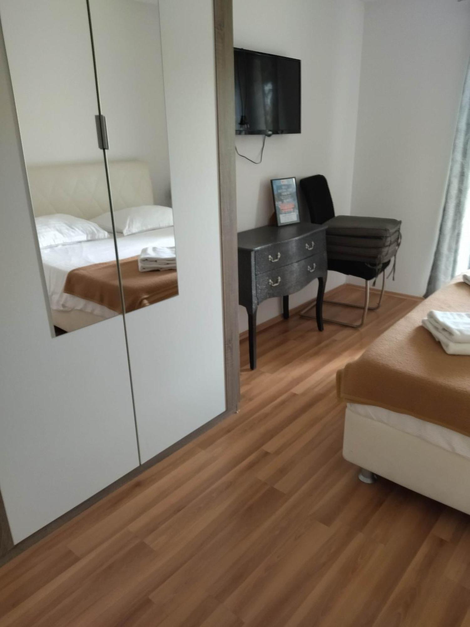 Stars Palace - Apartments And Rooms يزيرا المظهر الخارجي الصورة